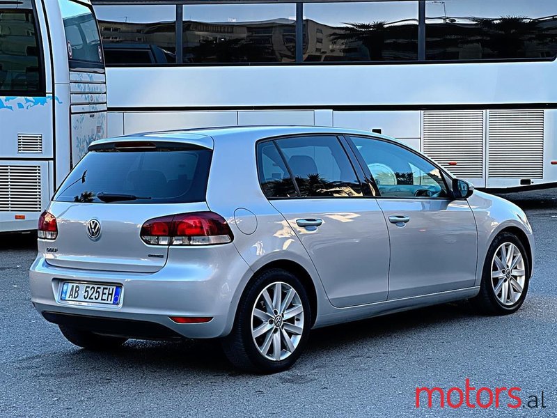 2010' Volkswagen Golf photo #3