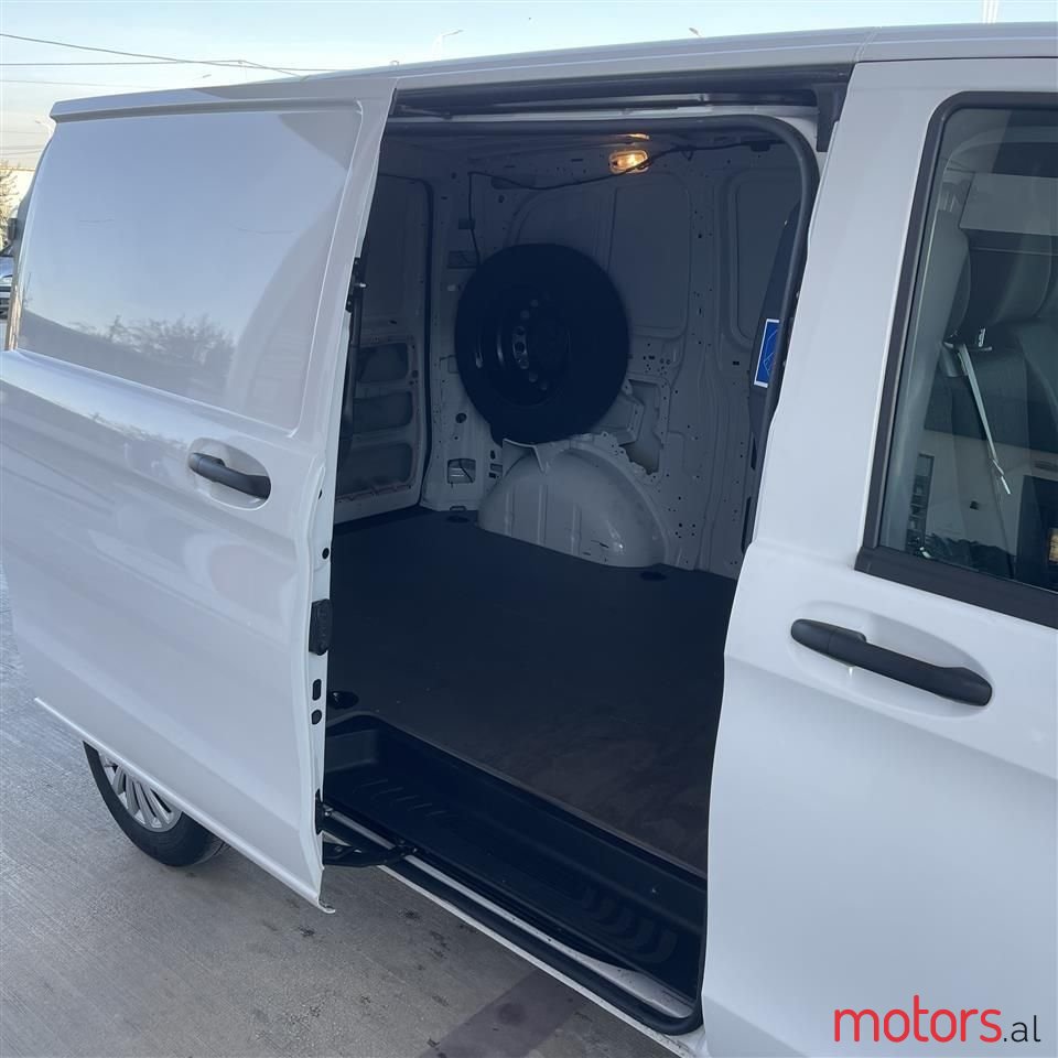 2018' Mercedes-Benz Vito photo #5