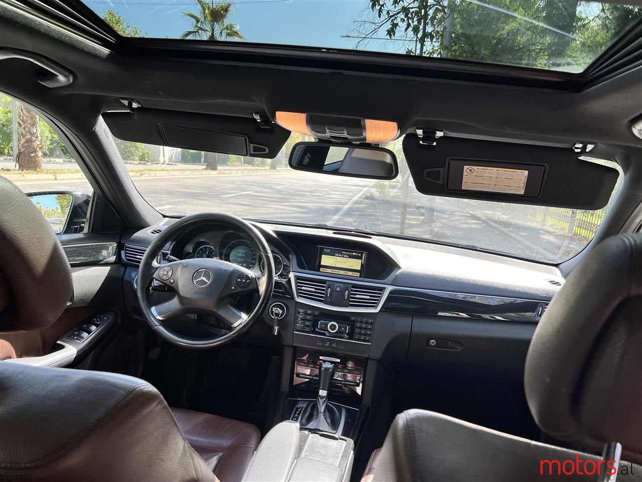 2011' Mercedes-Benz E 220 photo #6