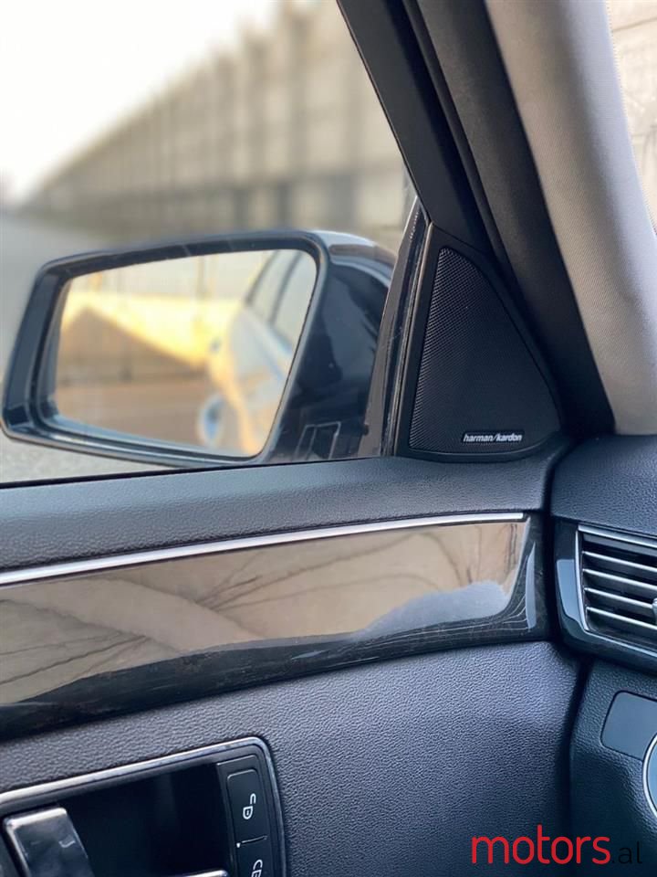 2010' Mercedes-Benz E 220 photo #5