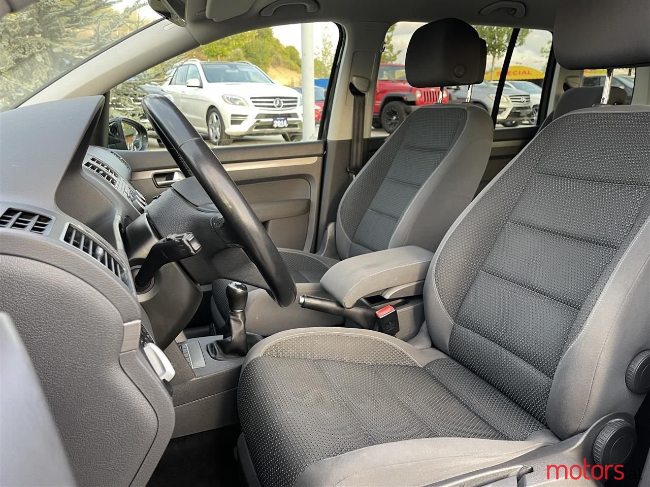 2013' Volkswagen Touran photo #4