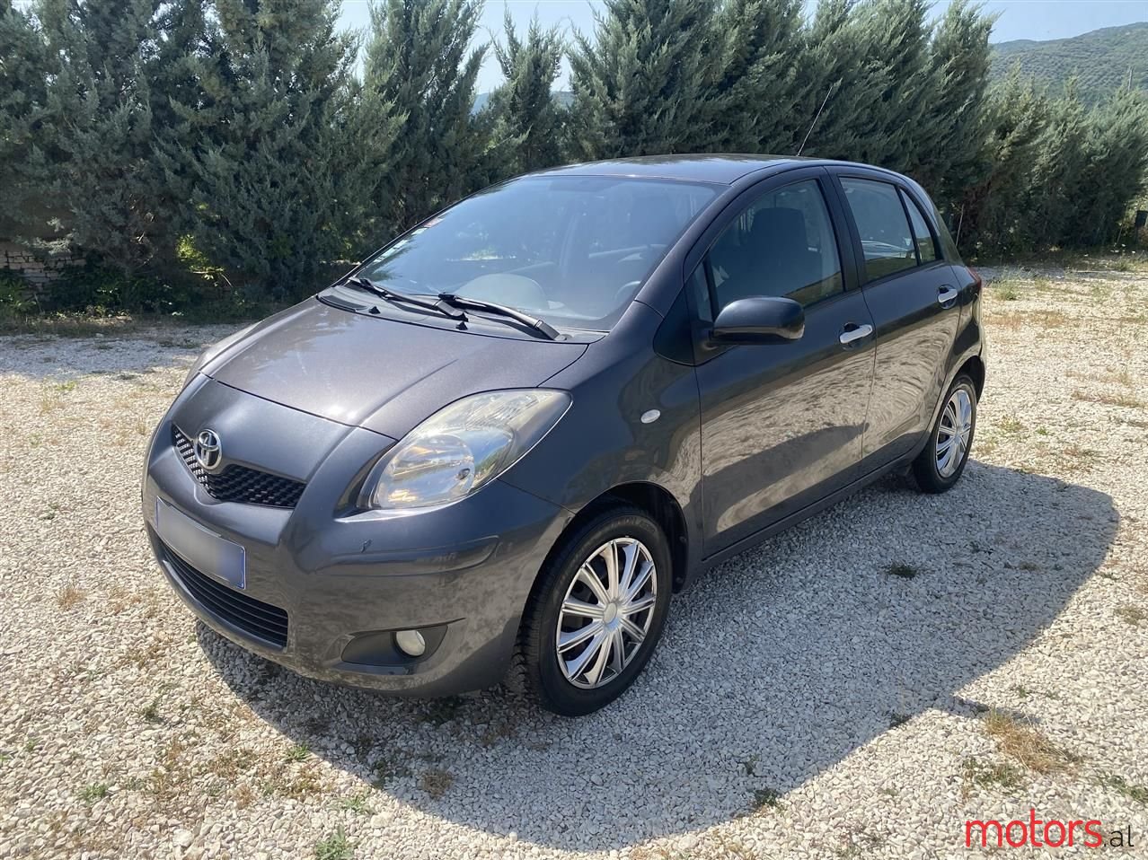 2010' Toyota Yaris photo #6