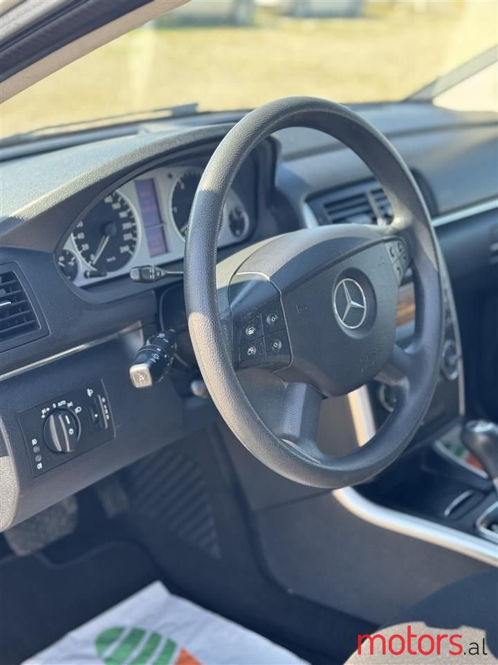 2009' Mercedes-Benz B 180 photo #5