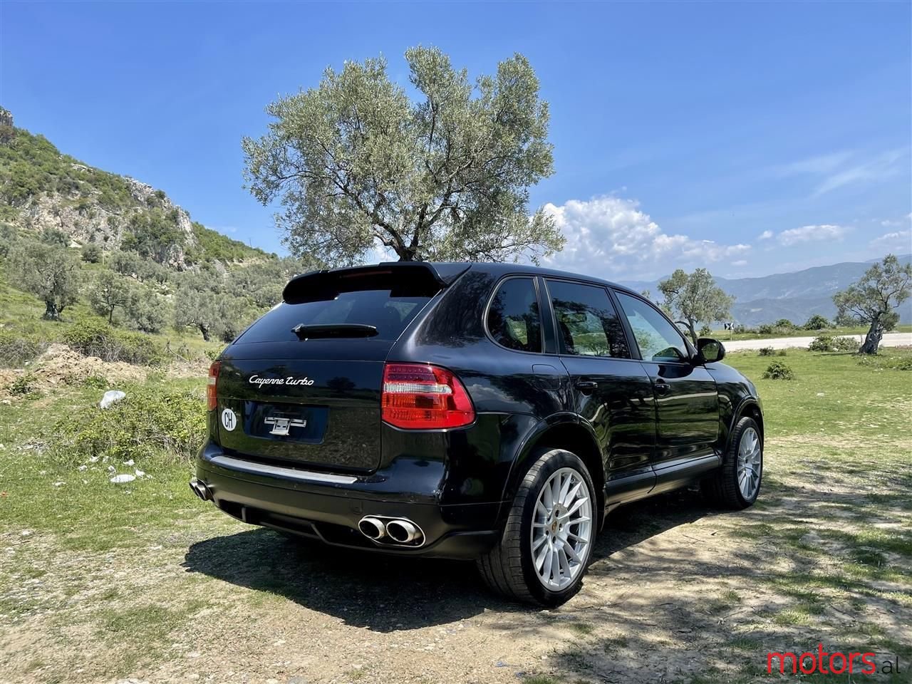 2009' Porsche Cayenne photo #3