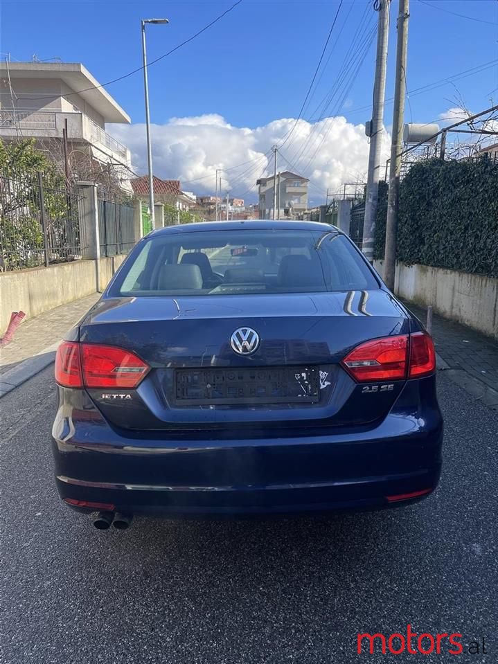 2012' Volkswagen Jetta photo #2