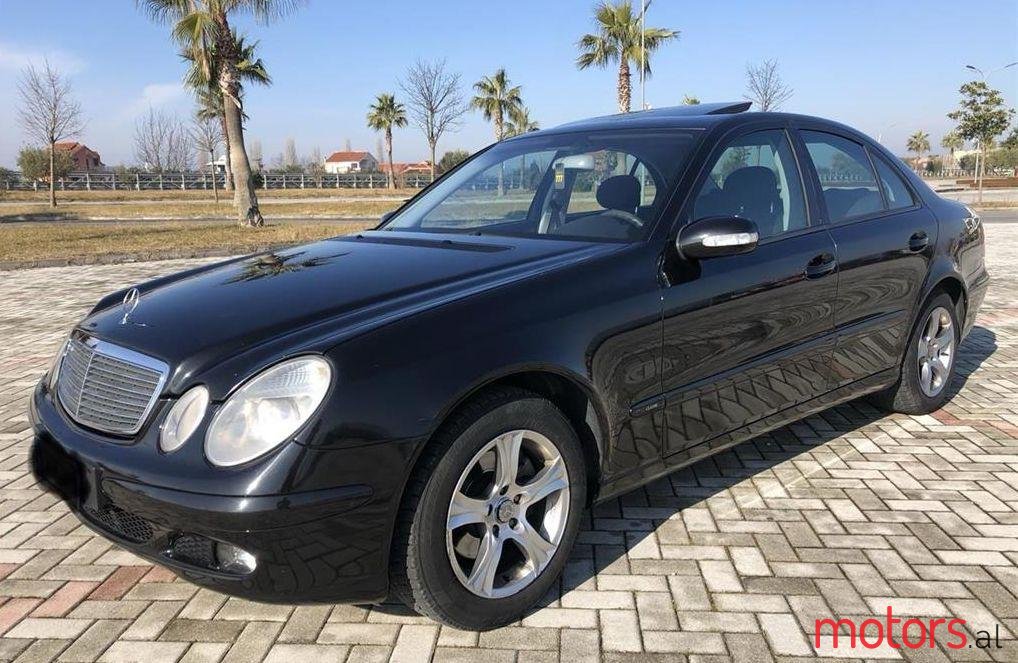 2004' Mercedes-Benz E 220 photo #1