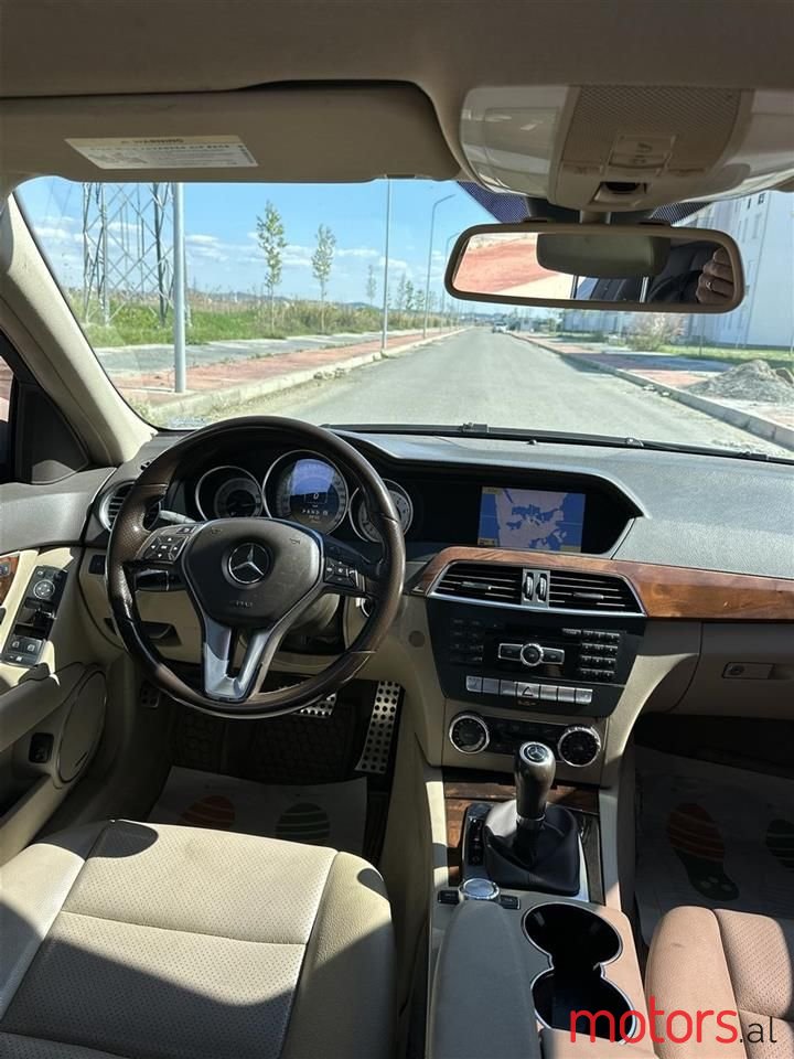 2012' Mercedes-Benz C 300 photo #2