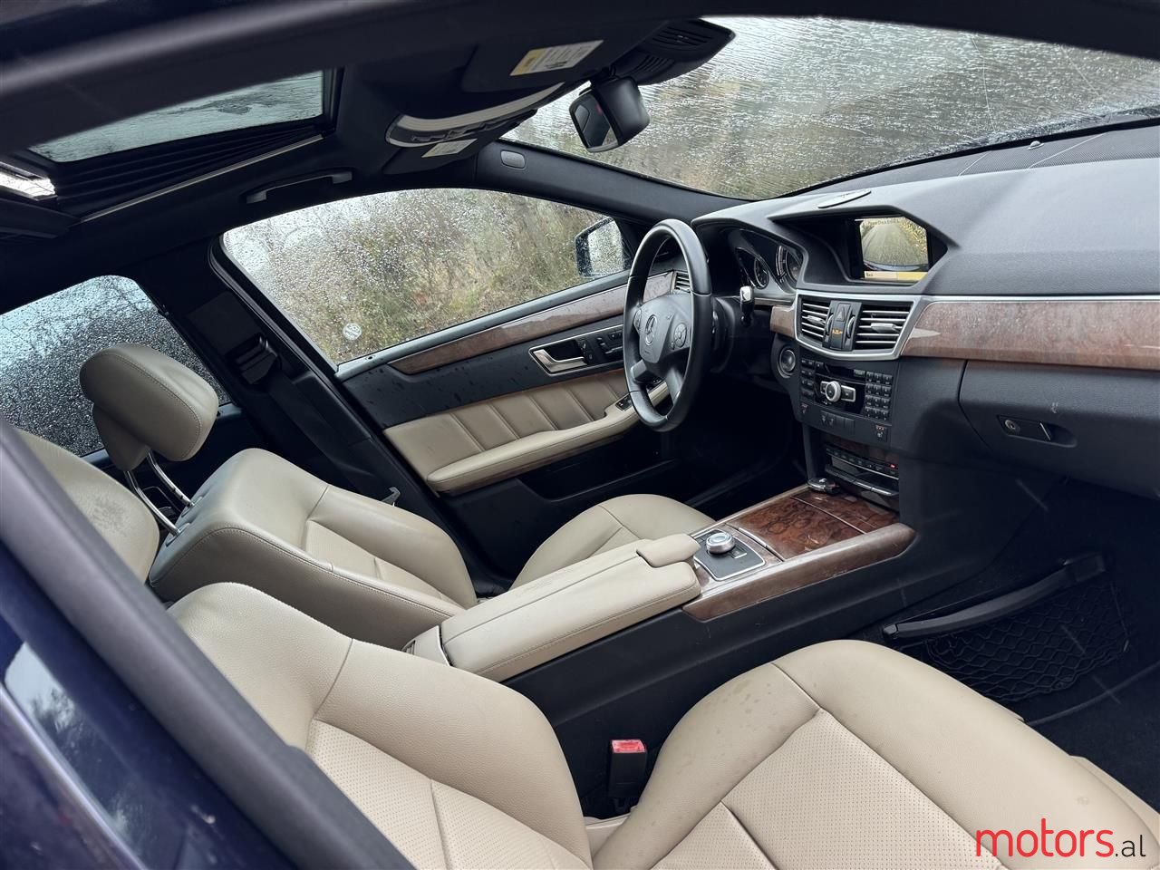 2012' Mercedes-Benz E 350 photo #3