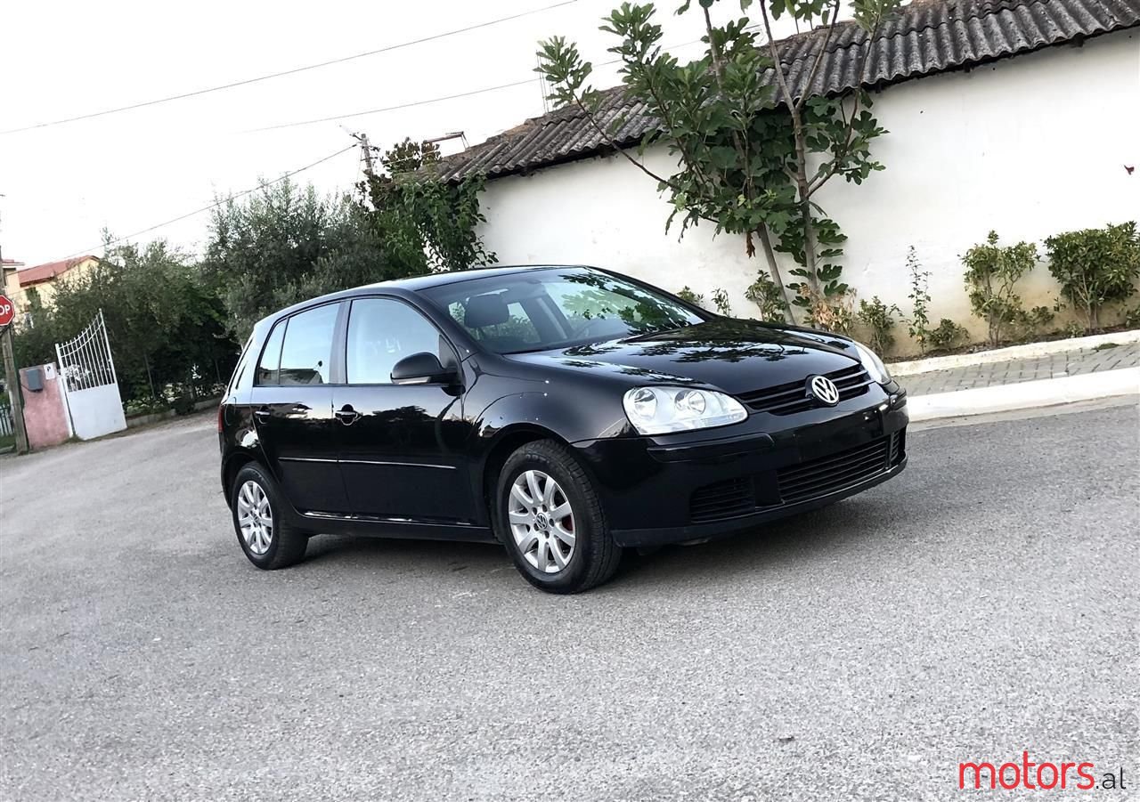 2004' Volkswagen Golf photo #1