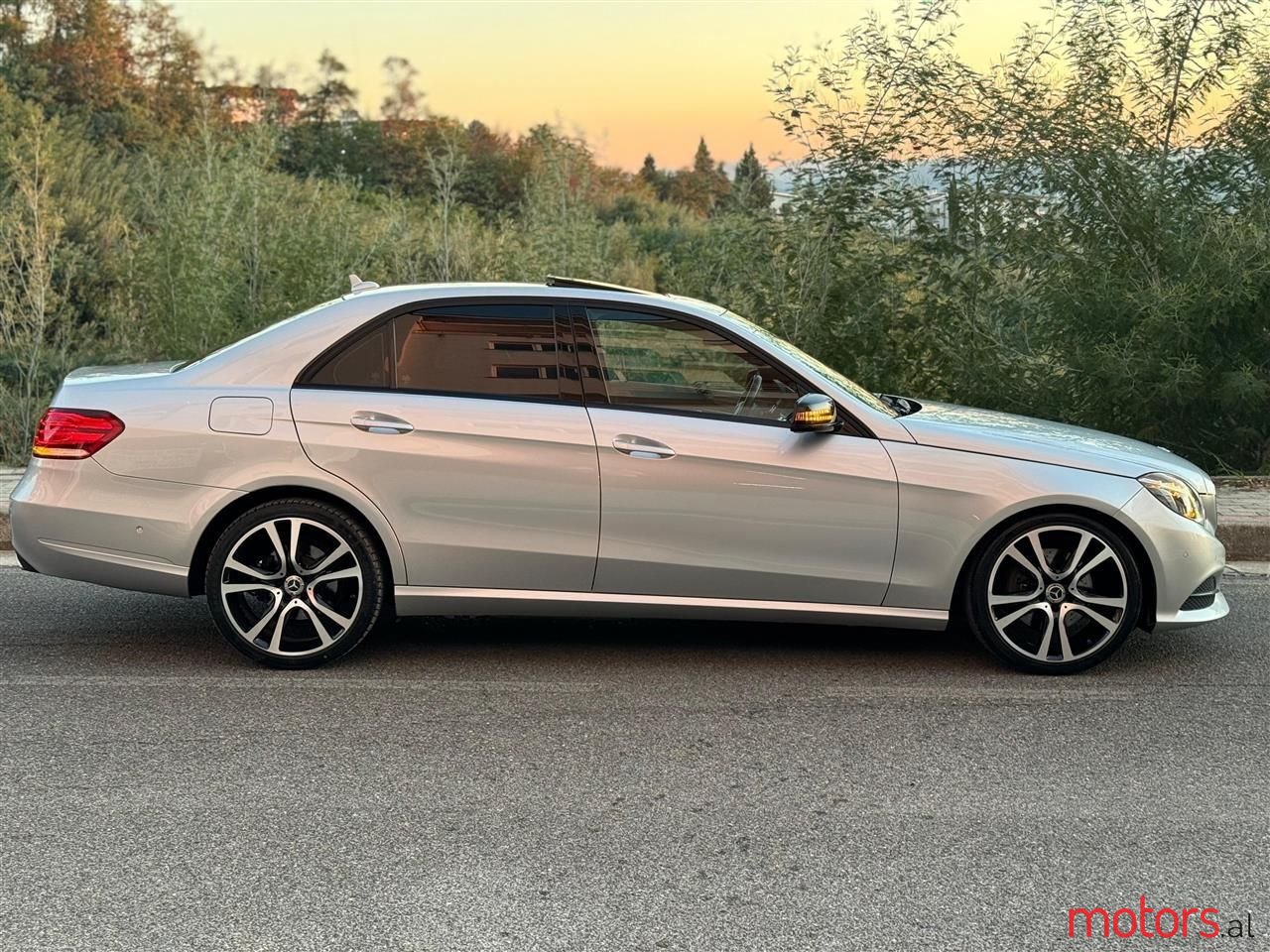 2016' Mercedes-Benz E 220 photo #2