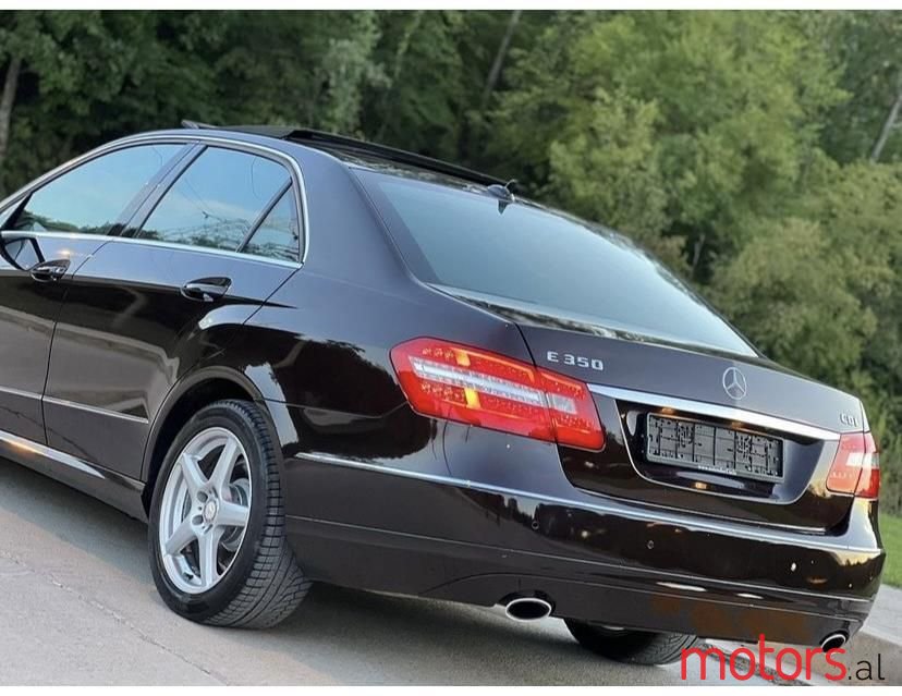 2010' Mercedes-Benz 350 photo #2