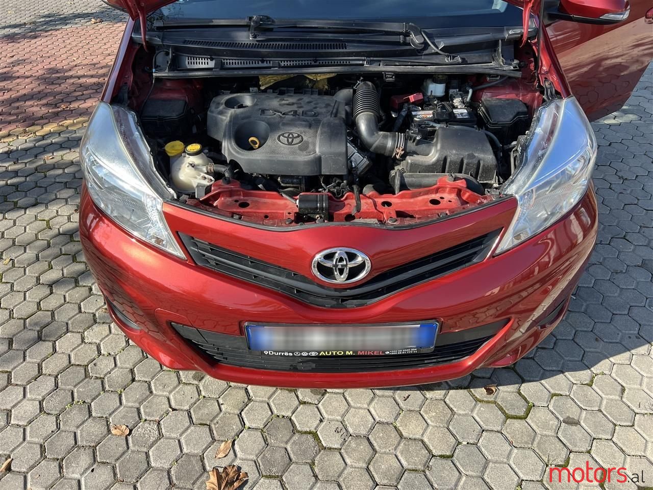 2012' Toyota Yaris photo #3