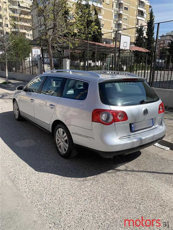 2010' Volkswagen Passat photo #5