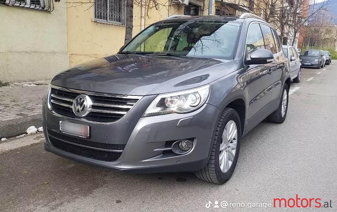 2010' Volkswagen Tiguan photo #1