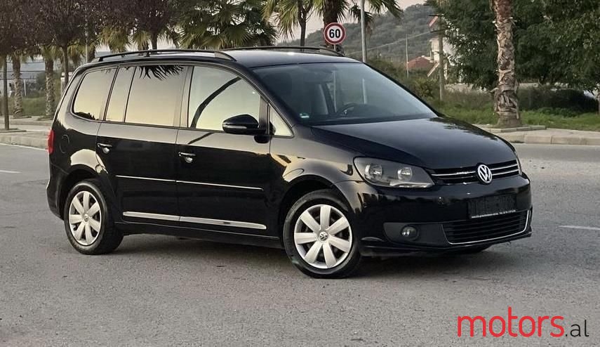 2012' Volkswagen Touran photo #1