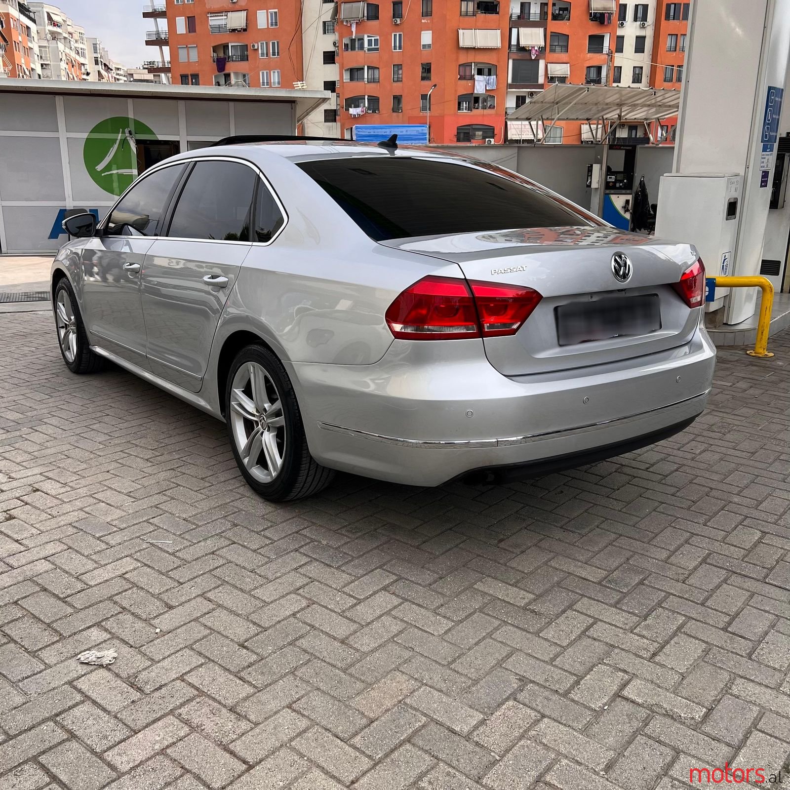 2015' Volkswagen Passat photo #5