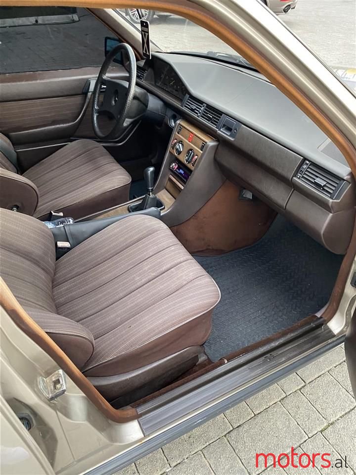 1988' Mercedes-Benz 200 photo #3