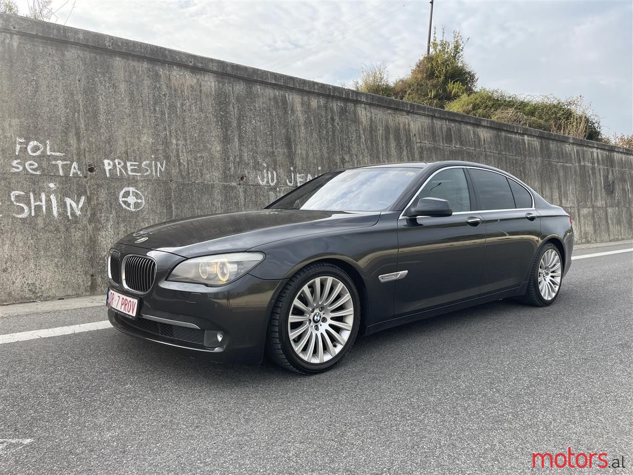 2011' BMW 740 photo #3