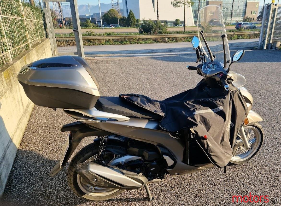 2021' Honda SH 350i photo #1