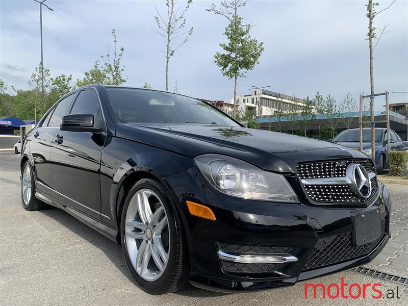 2013' Mercedes-Benz C 300 photo #1