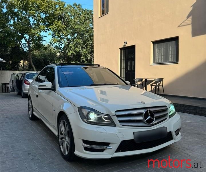 2012' Mercedes-Benz C 220 photo #1