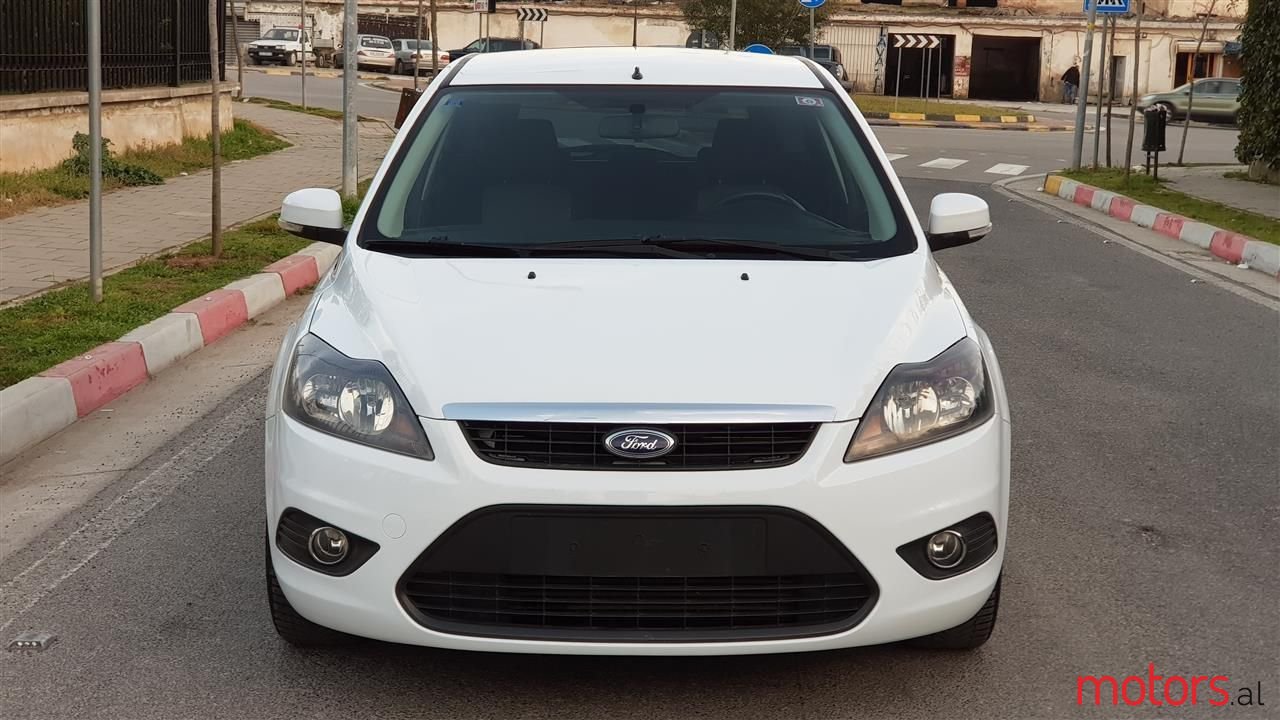 2010' Ford Focus photo #3