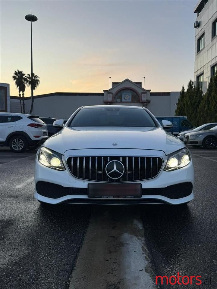 2017' Mercedes-Benz E 220 photo #1