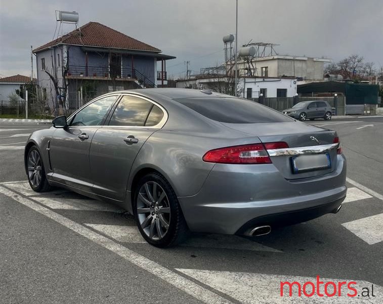 2011' Jaguar XF photo #3