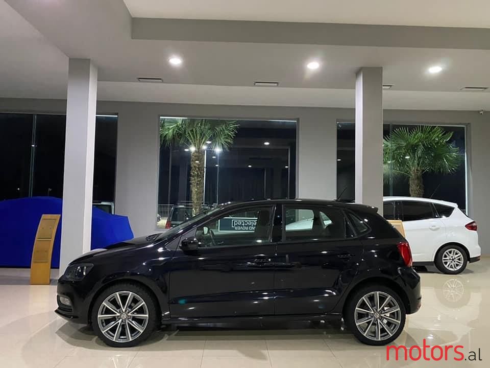 2015' Volkswagen Polo photo #6