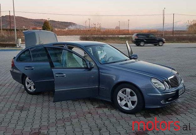 2004' Mercedes-Benz E-Class photo #1