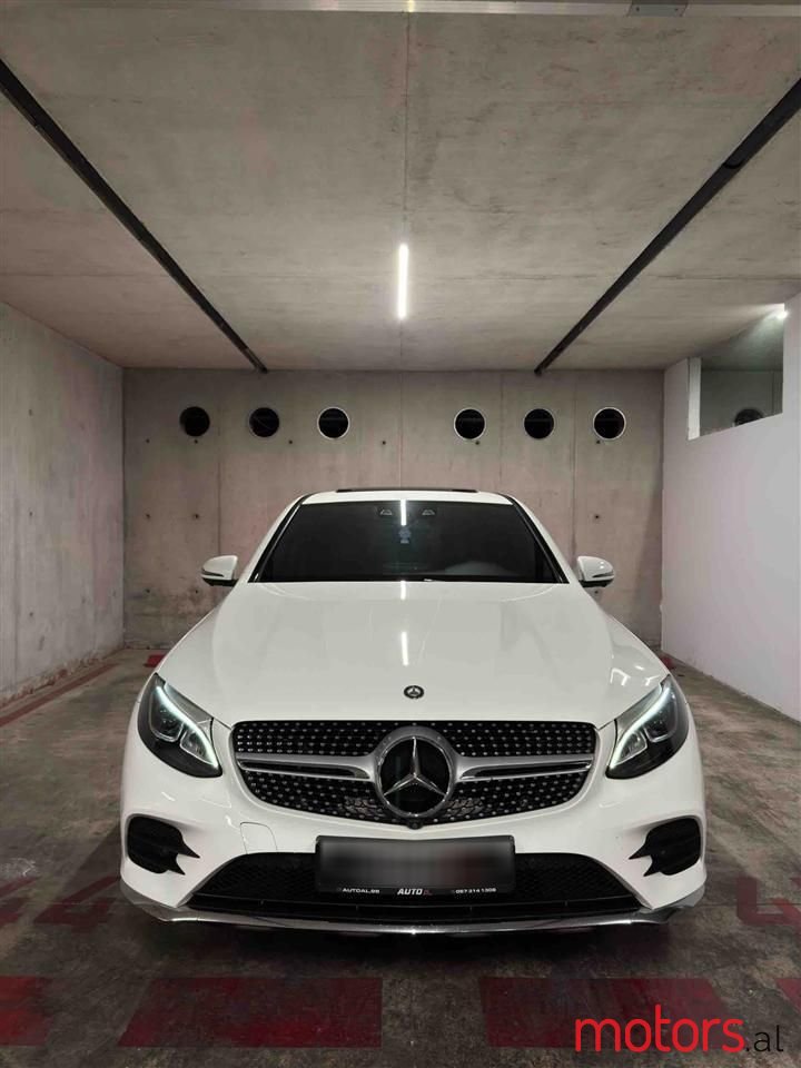 2017' Mercedes-Benz GLC 220 photo #1