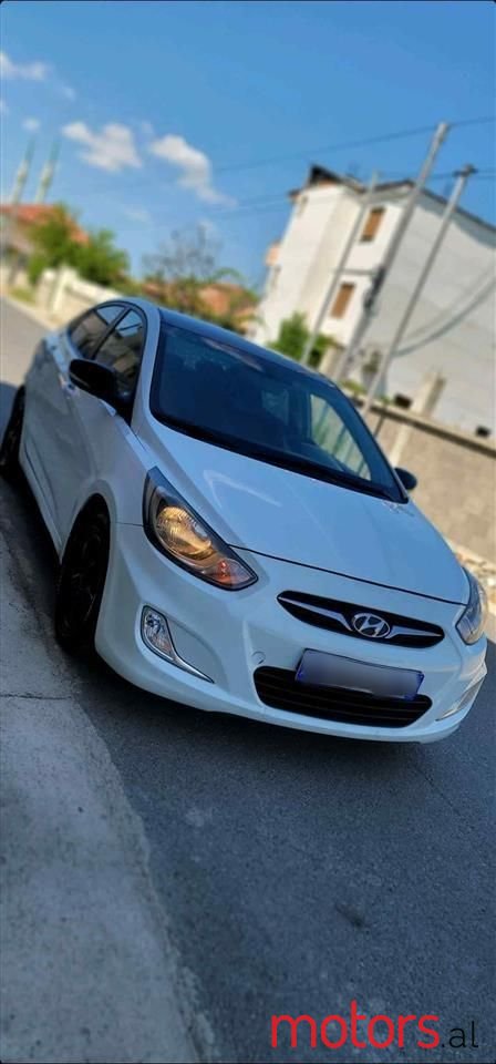 2011' Hyundai Accent photo #4