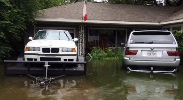 Pronari i përkushtuar ndaj veturave, nuk lejoi t’i dëmtohen nga ujërat e stuhisë