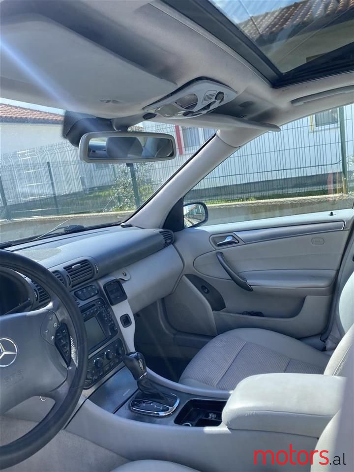 2003' Mercedes-Benz 220 photo #1