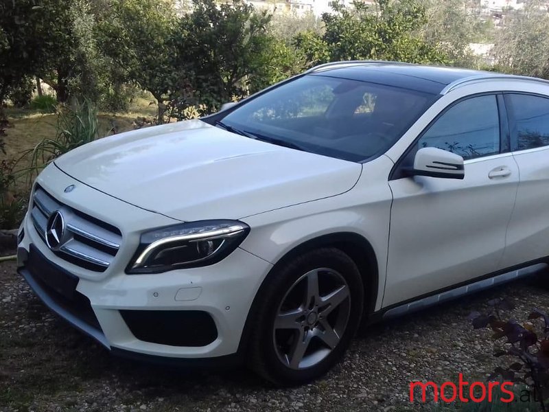 2014' Mercedes-Benz GLA 220 photo #3