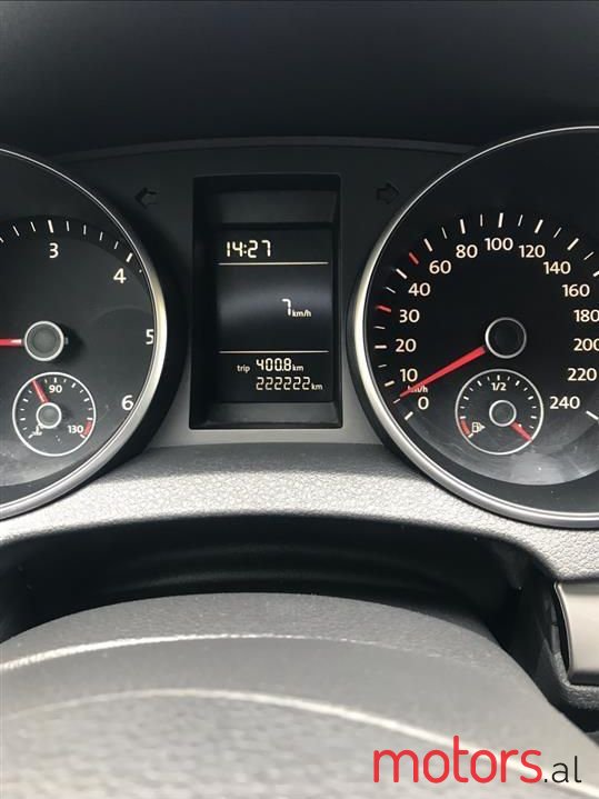 2010' Volkswagen Golf photo #2