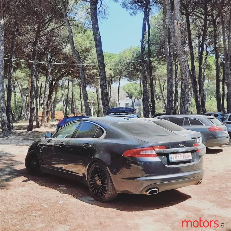 2010' Jaguar XF photo #4