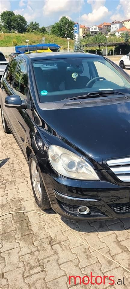 2010' Mercedes-Benz B 180 photo #3