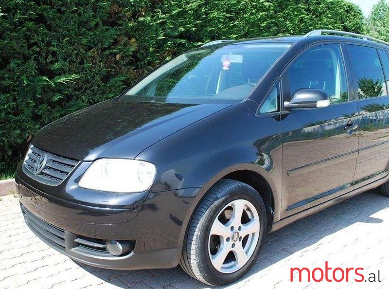 2006' Volkswagen Touran photo #2