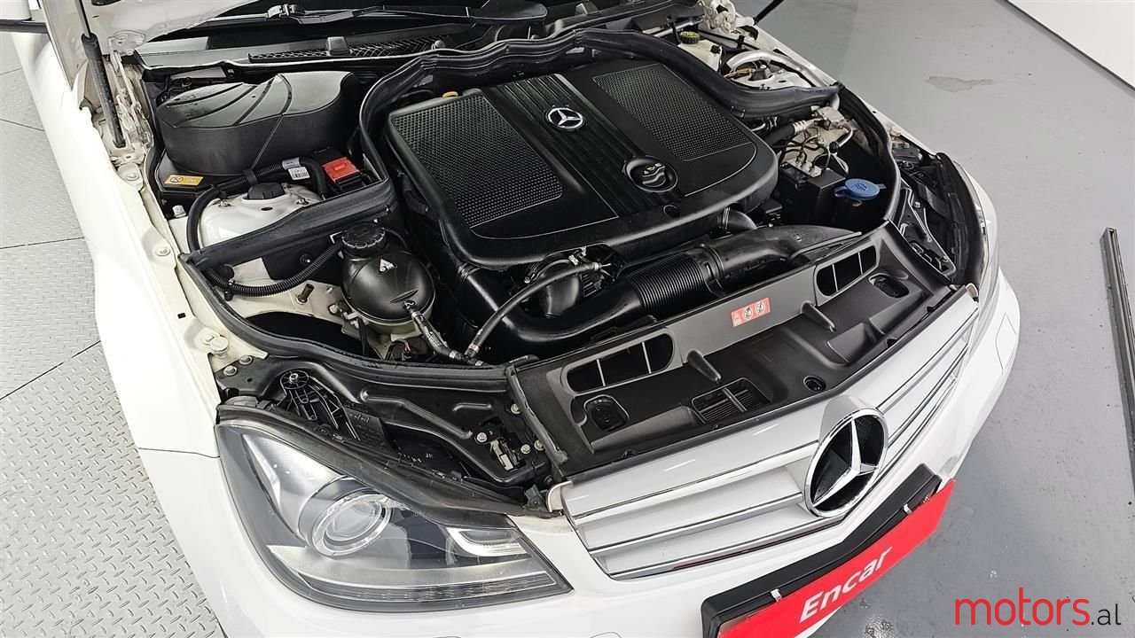 2013' Mercedes-Benz C 220 photo #3