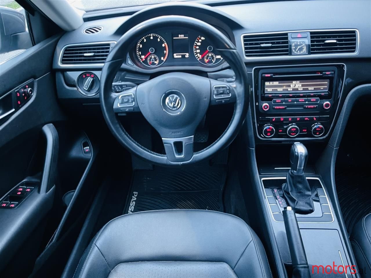 2012' Volkswagen Passat photo #5