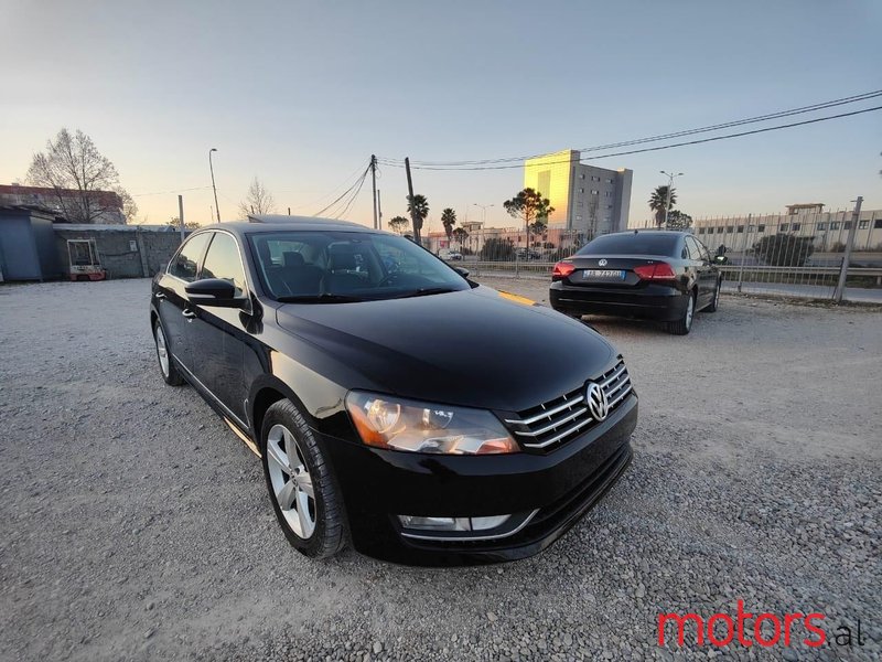 2013' Volkswagen Passat photo #2