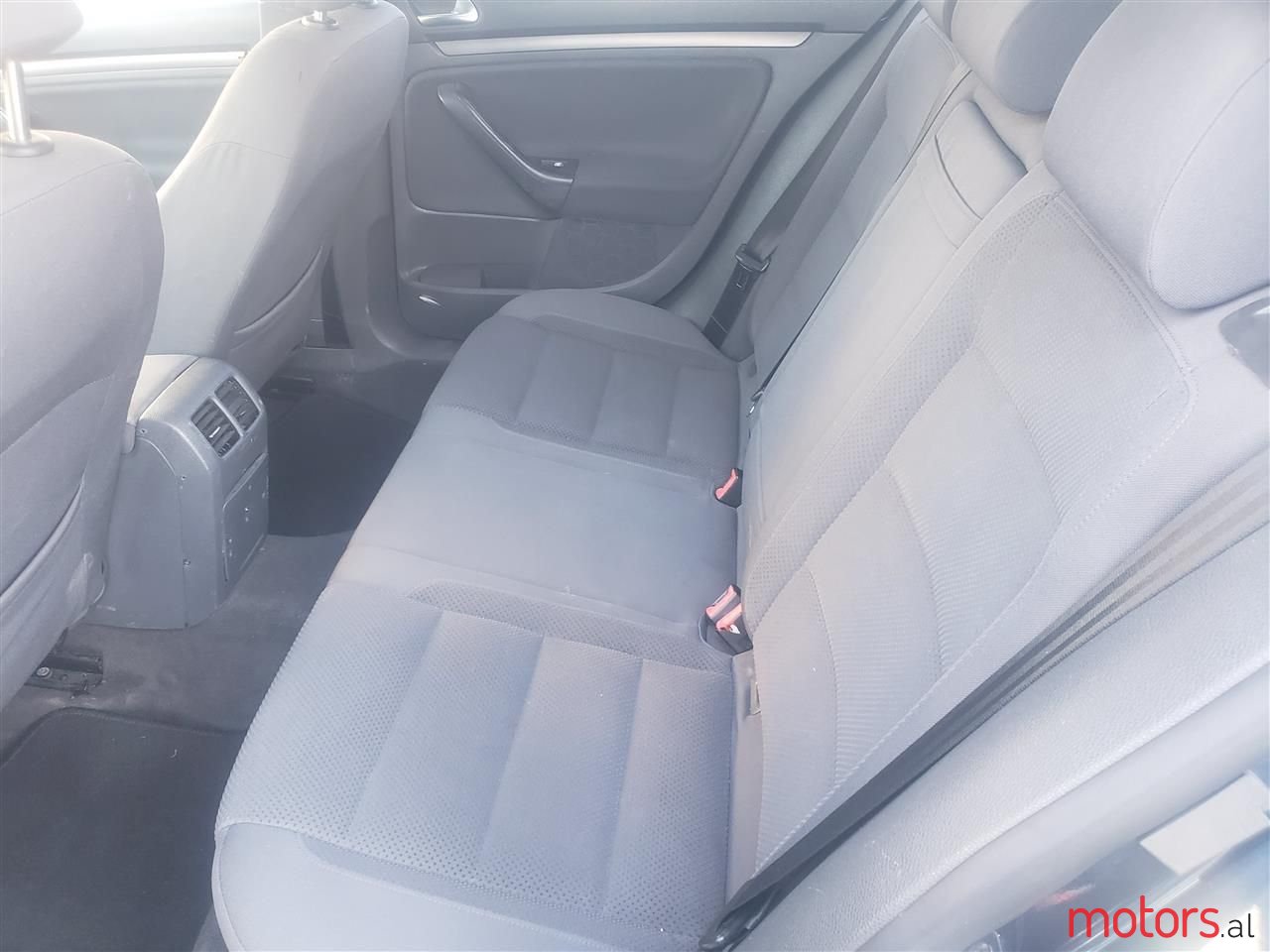 2005' Volkswagen Golf photo #5