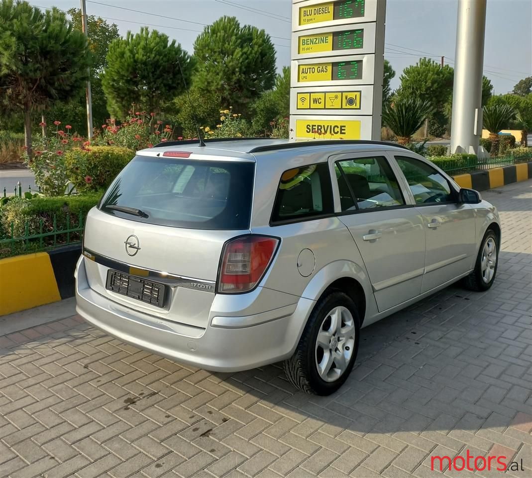 2008' Opel Astra photo #6