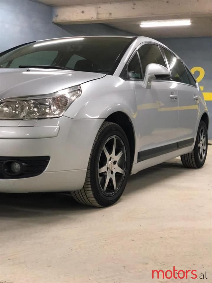 2008' Citroen C4 photo #4