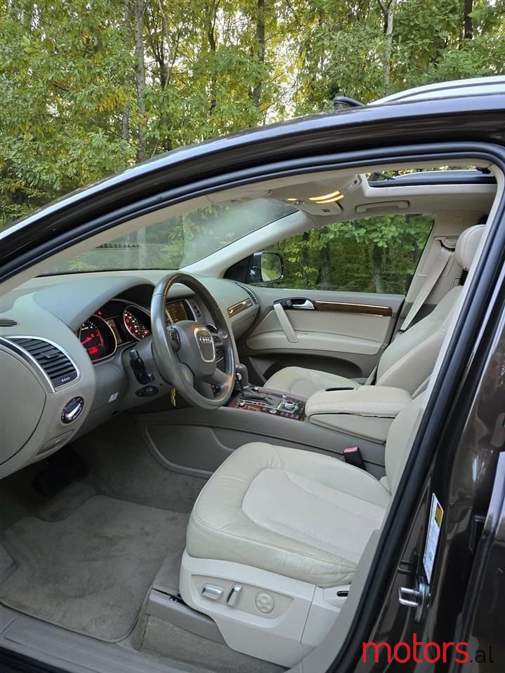 2011' Audi Q7 photo #6