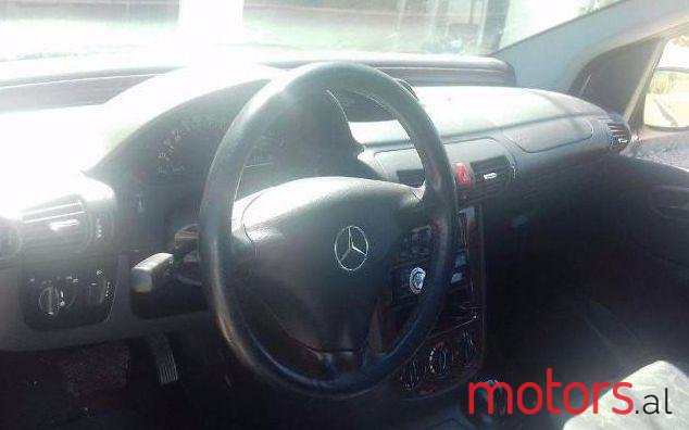 2003' Mercedes-Benz Vaneo photo #2