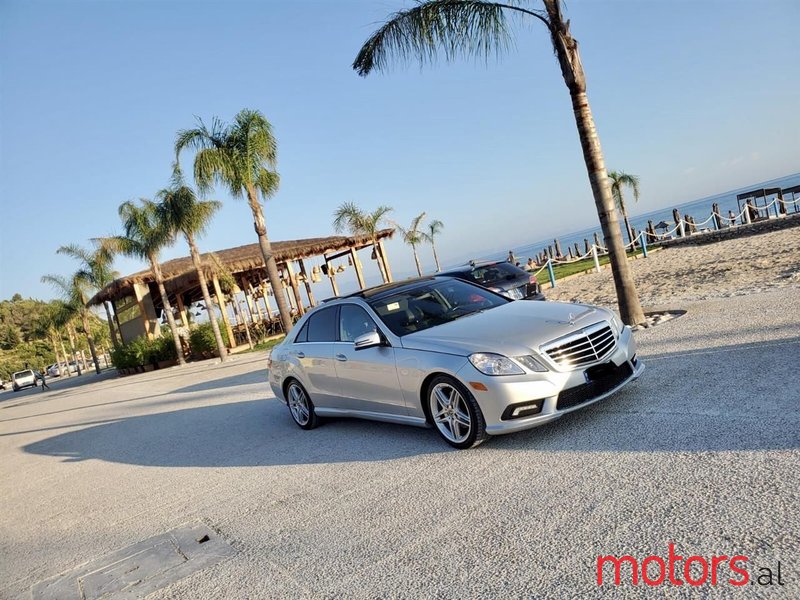 2011' Mercedes-Benz E 350 photo #3