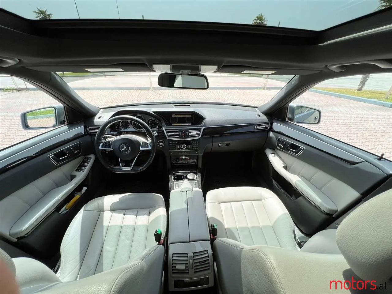 2011' Mercedes-Benz E 55 Amg photo #6