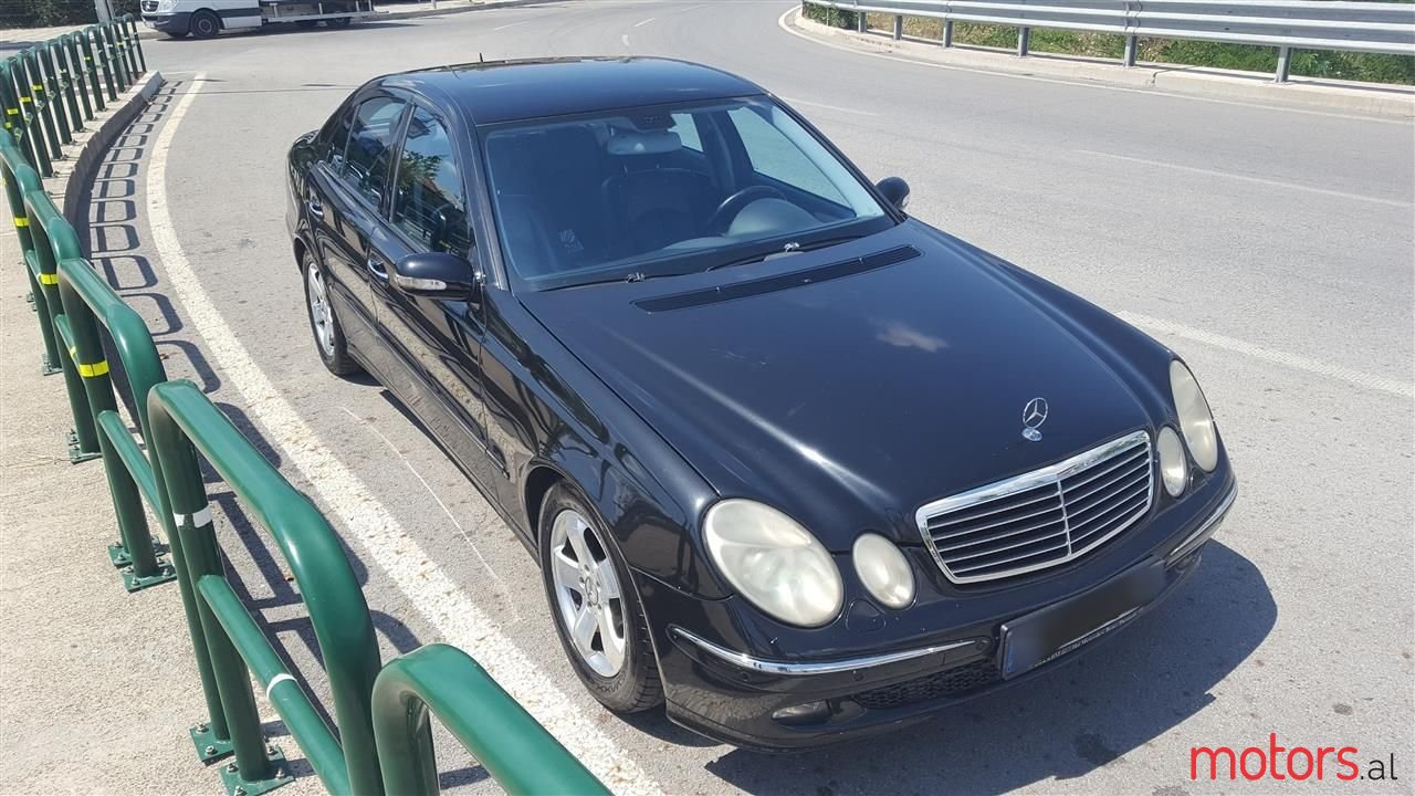 2005' Mercedes-Benz E 220 photo #2